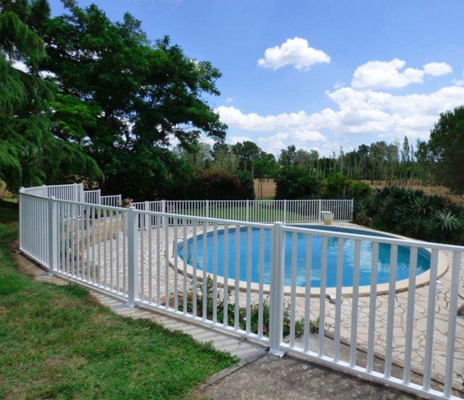 Clôture en alu pour piscine