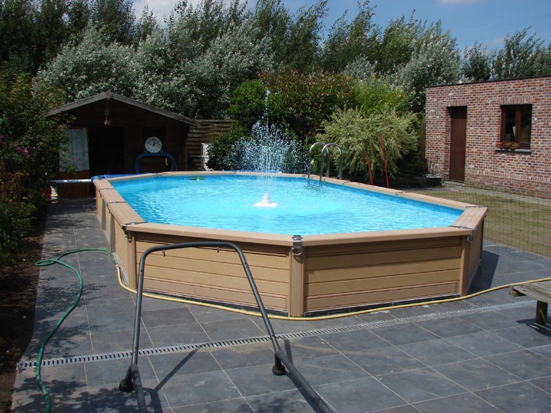 Piscine bois semi enterree sur terrain en pente - Arizona Pool